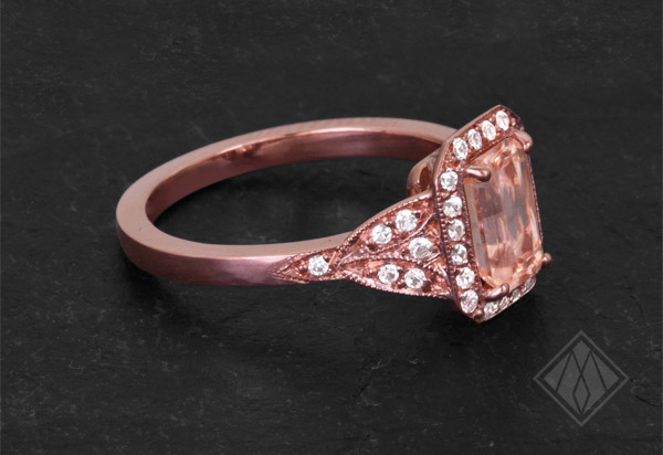 0060_Tracy_Matthews_rose_gold_and_peach_sapphire_ring